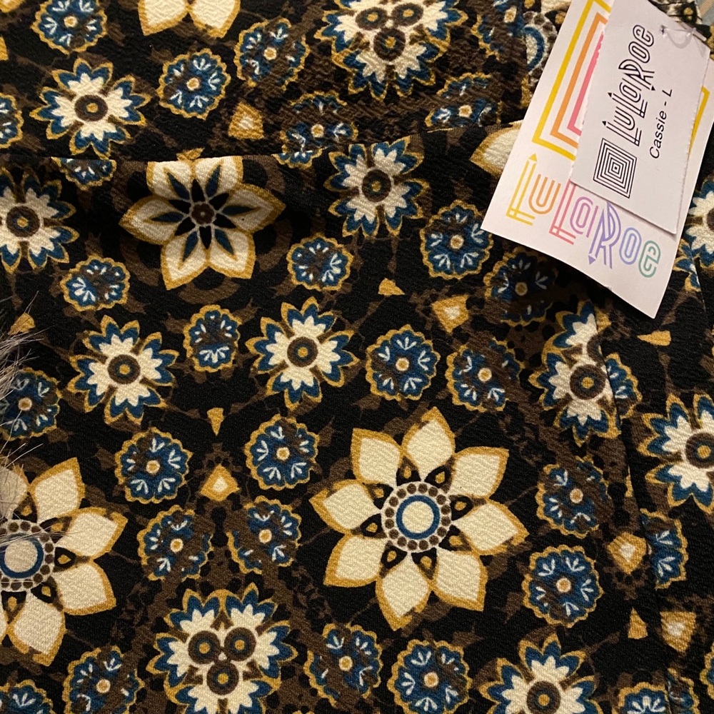 Lularoe Cassie skirt, NWT